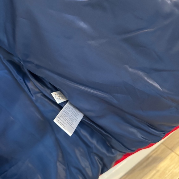 NE Patriots Puffer Vest - Picture 6 of 6